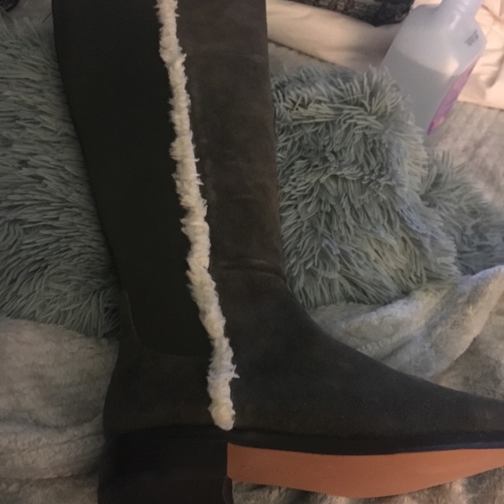 Brand new GILI boots 5.5